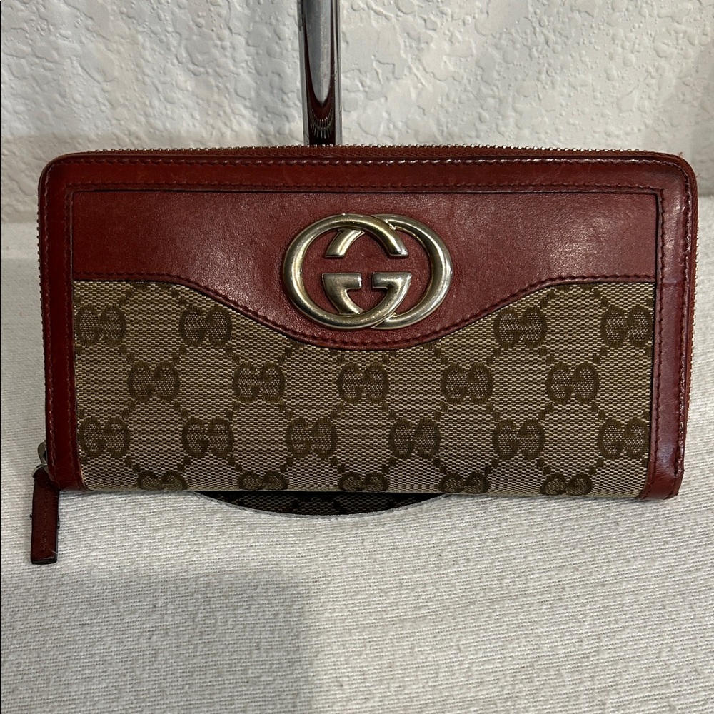 Gucci Red and Brown Zip-Around Wallet with certificate of authenticity